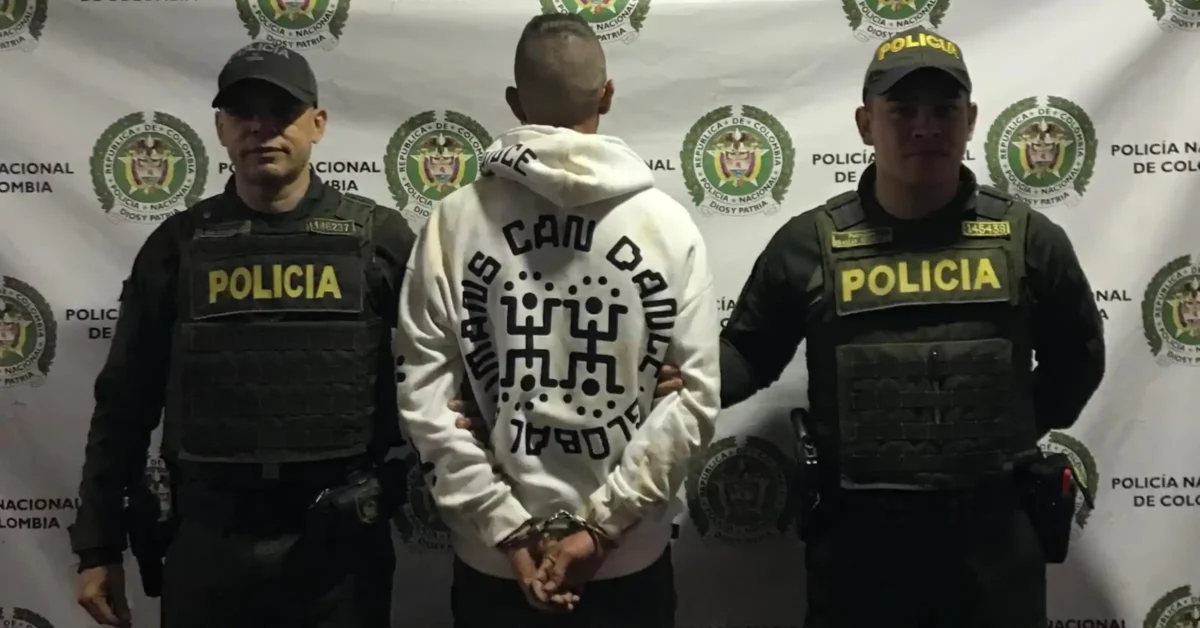 Capturado hombre por derribar postes del alumbrado