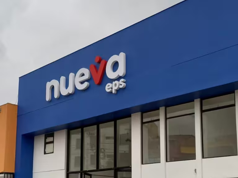 Protesta masiva sacude a usuarios de la Nueva EPS