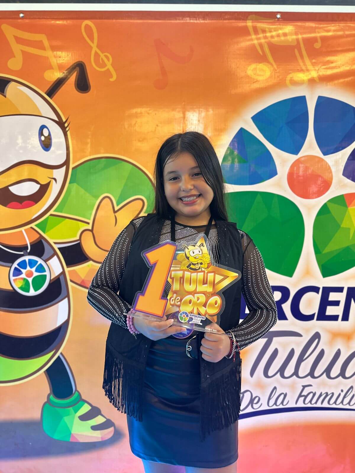 TANNY deslumbra y emociona en el Tuli de Oro