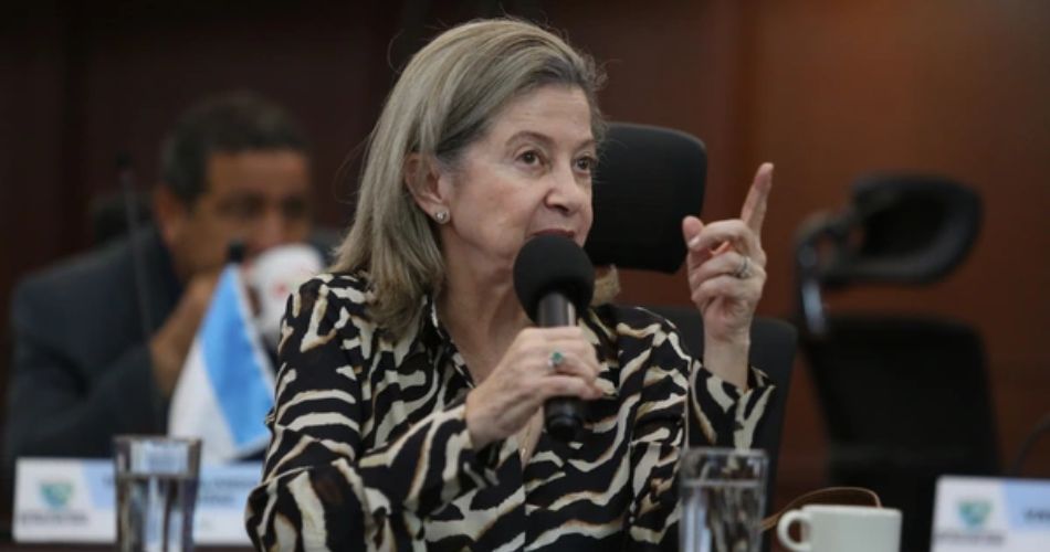 Pacientes en el área de urgencias de un hospital durante el plan de contingencia hospitalaria coordinado por la Secretaría de Salud del Valle.