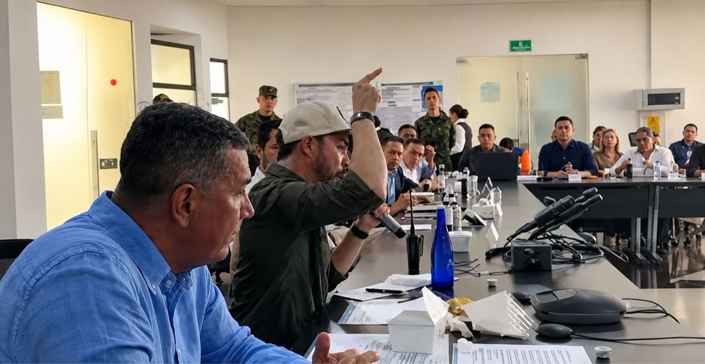 Presidente De la Espriella se enfurece por consejo sin alcaldes