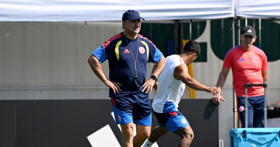 Néstor Lorenzo analiza cambios en la Selección Colombia para el amistoso frente a Paraguay.