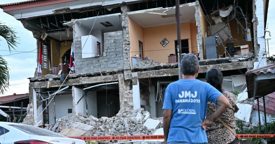 Afectaciones del terremoto en Panamá, donde varias familias temen regresar a sus viviendas por las réplicas.