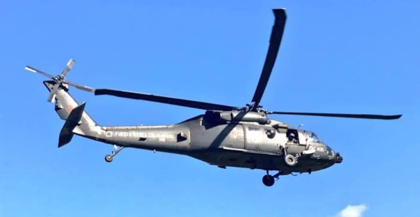 Accidente de helicóptero deja 13 soldados sin evacuar en Cauca