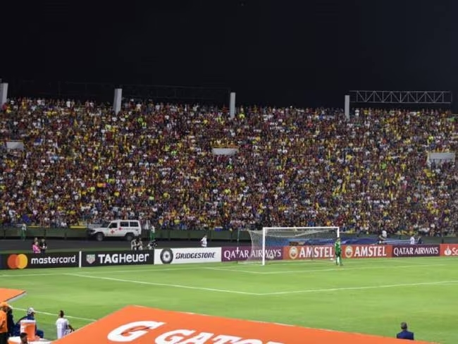 Manifestaciones contra el Presidente Petro Resuenan en Estadios Colombianos