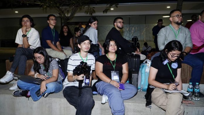 Jóvenes enfrentan retos tecnológicos en Senasoft 2024 en NIDO