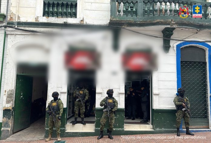 Incautación de uniformes militares falsos en Bogotá
