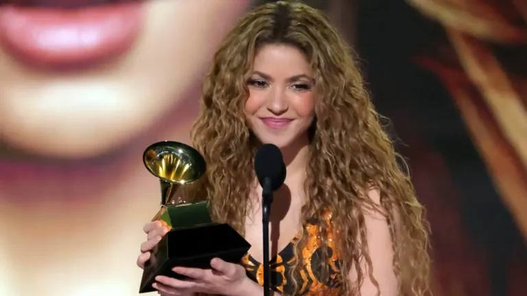 Shakira deslumbra en los Grammy