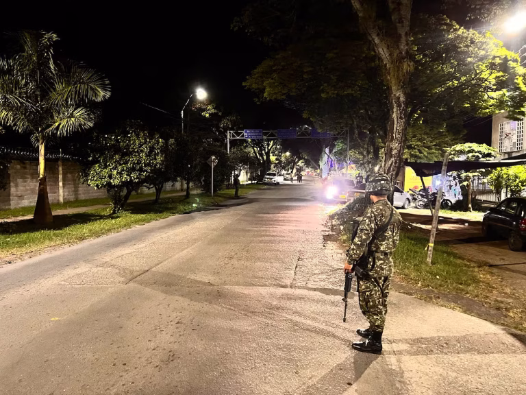 Ejército frustra atentado con volqueta bomba