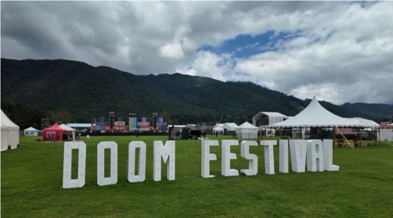 Emergencia en festival de música deja una víctima mortal