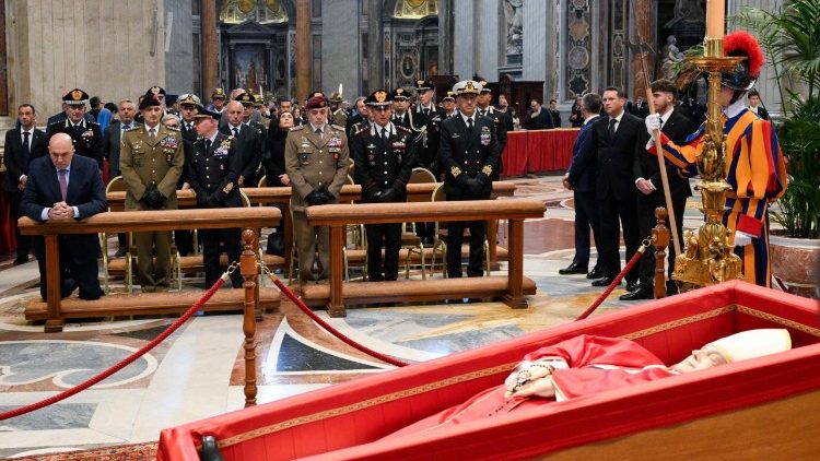 Finaliza la capilla ardiente del papa Francisco en el Vaticano