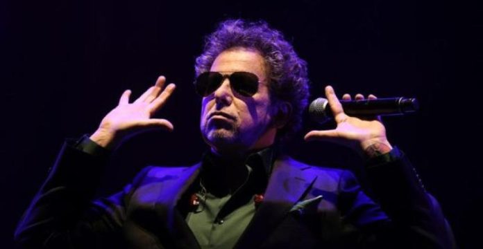 Andrés Calamaro durante concierto en Cali tras comentarios sobre tauromaquia