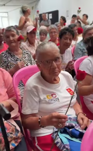 Homenaje a madres del Centro Vida La Emilia
