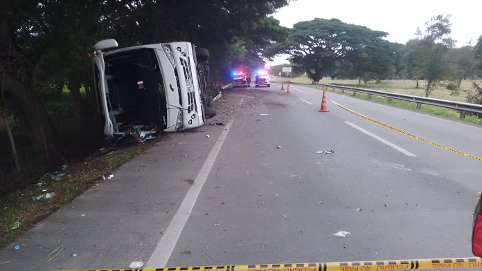 Accidente de bus en Zarzal deja una menor fallecida