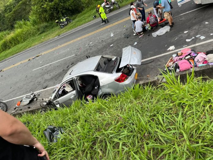 Accidente en el Día de la Madre deja niña muerta en la vía Manizales – Medellín