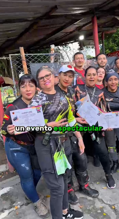 Motociclistas latinoamericanas reunidas en el Encuentro Internacional de Mujeres Biker en Cartagena