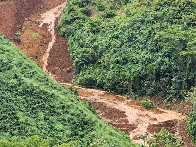 Avalancha en Marsella deja quebrada represada y veredas en riesgo