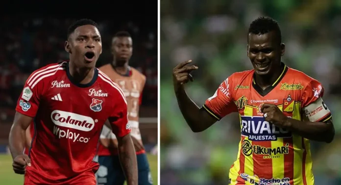Jugadores de Independiente Medellín y Deportivo Pereira disputan el balón en el estadio Atanasio Girardot