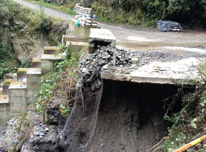 Región agrícola en Caldas incomunicada por derrumbe
