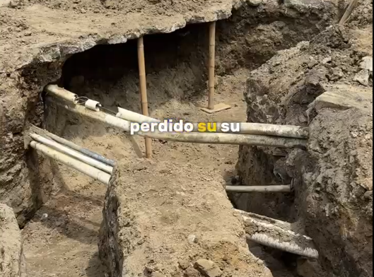 Obras de mejoramiento de la malla vial en Cartago con maquinaria y personal técnico en acción