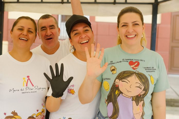 María del Pilar Ramírez y su equipo de gestión social en Cartago