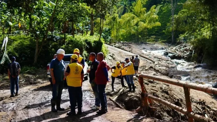 Deslizamiento de tierra en Marsella Risaralda deja comunidades indígenas incomunicadas