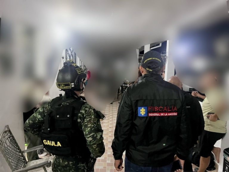 El ejército rescata a 17 personas secuestradas en Villavicencio