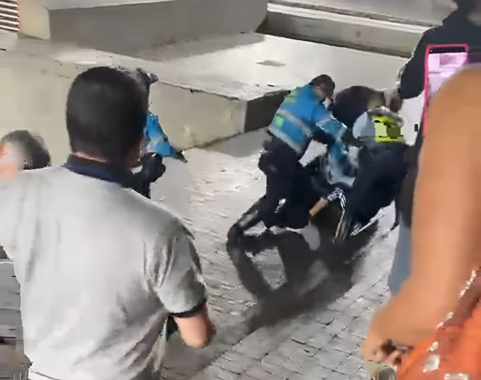 Guardas de tránsito en altercado Plaza de Bolívar Manizales