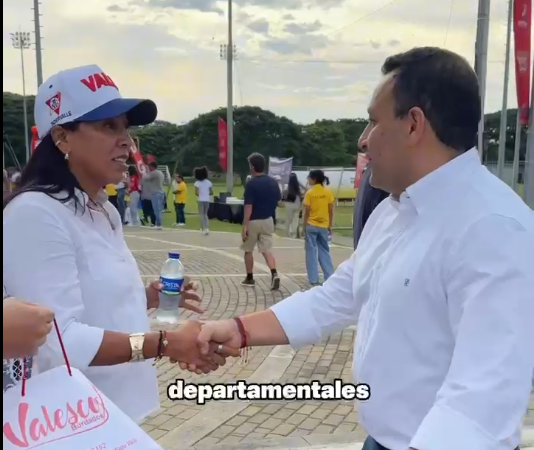 Delegación de Cartago recibe uniformes para los Juegos Departamentales en Palmira
