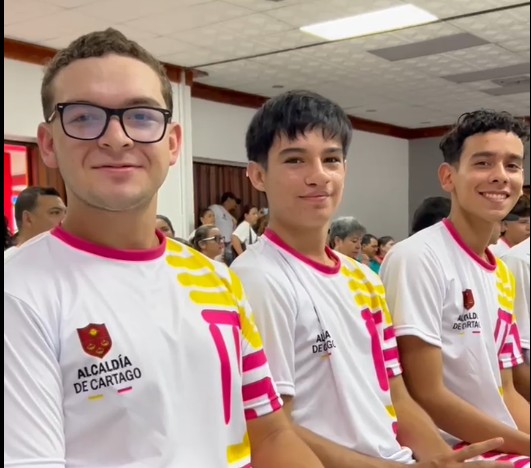 Cartago equipa a jóvenes con uniformes e implementación deportiva