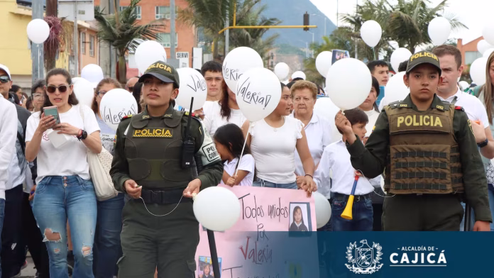 Caravana en Cajicá durante el homenaje a Valeria Afanador