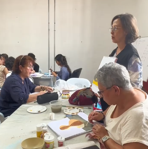 Arte y la cultura en talleres de formación comunitaria