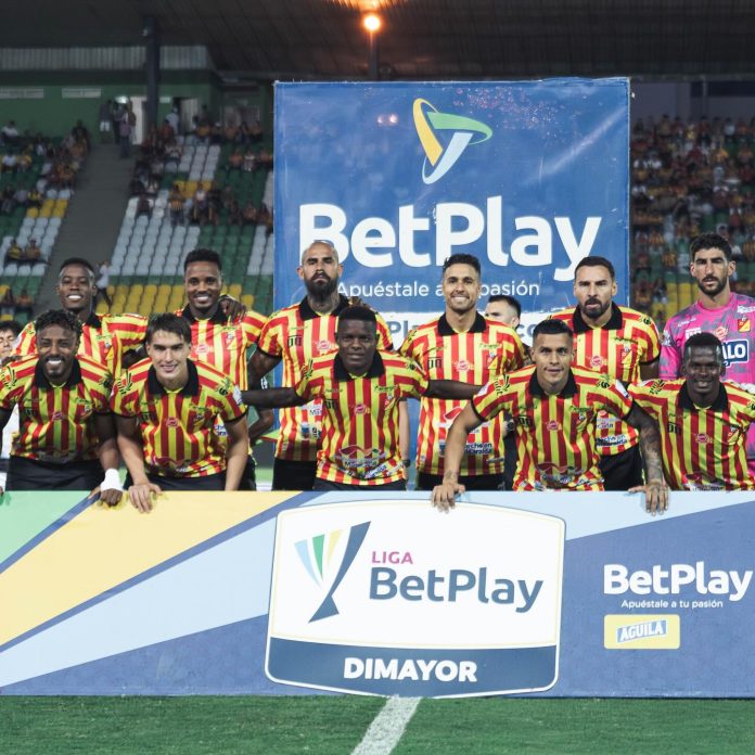 Pereira al borde de perder su equipo de fútbol por sanción FIFA.