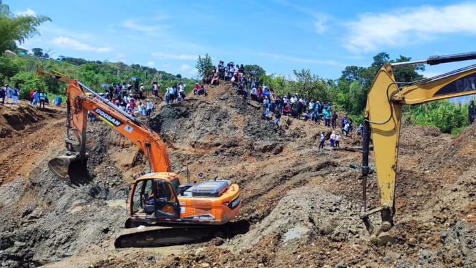 Hallan muertos a siete mineros en socavón ilegal de Santander de Quilichao.