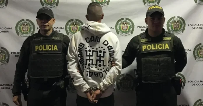 Capturado hombre en Génova por derribar postes del alumbrado público.