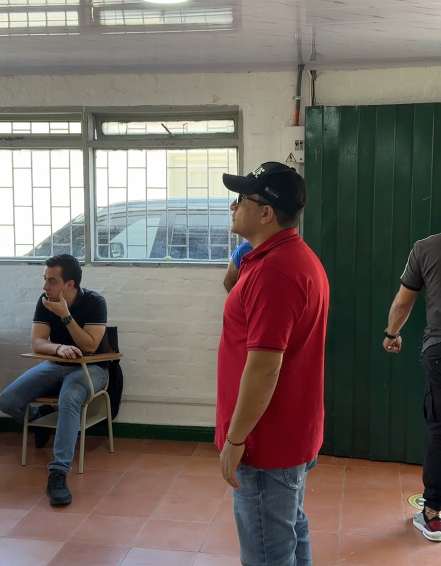 Alcalde revisa daños en escuela rural de Cauca.