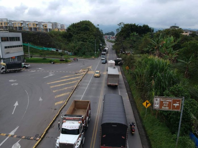 Autoridades verifican avances de la doble calzada La Romelia - El Pollo en Risaralda