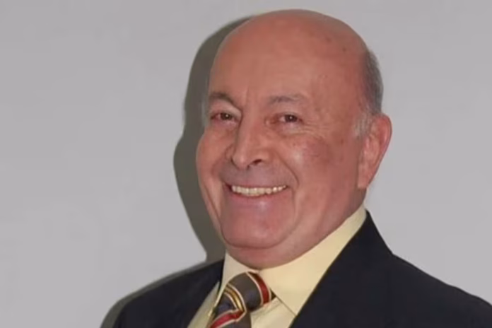 Muere a los 81 años el actor Carlos Barbosa Romero, recordado por su trayectoria en la televisión colombiana.