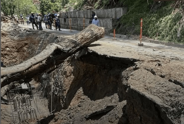 Colapsa la vía Apía–Pueblo Rico por pérdida de banca en Risaralda.