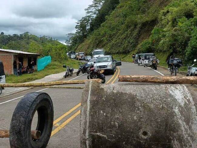 Comunidades indígenas anuncian cierre en la vía Panamericana que conecta a Risaralda con Chocó.