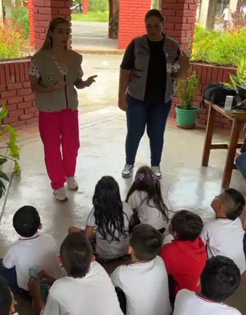 Niños de Zaragoza reciben atención médica en jornada ejemplar que impulsa la salud infantil en Cartago.