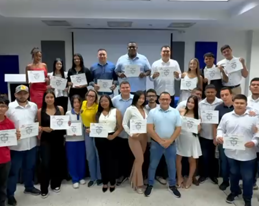 Cartago posesiona a los nuevos líderes juveniles elegidos durante ceremonia en la Alcaldía Municipal