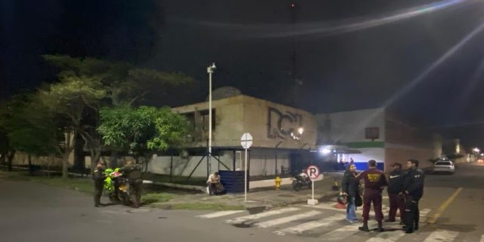 Artefacto explota cerca de las instalaciones del medio RCN en Cali durante verificación oficial.