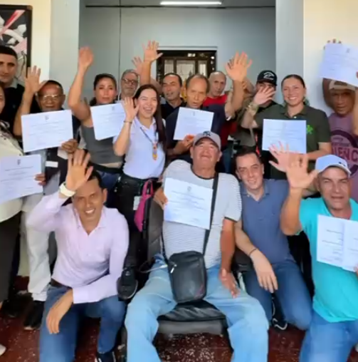 Vendedores ambulantes en Cartago certificados por el SENA en turismo