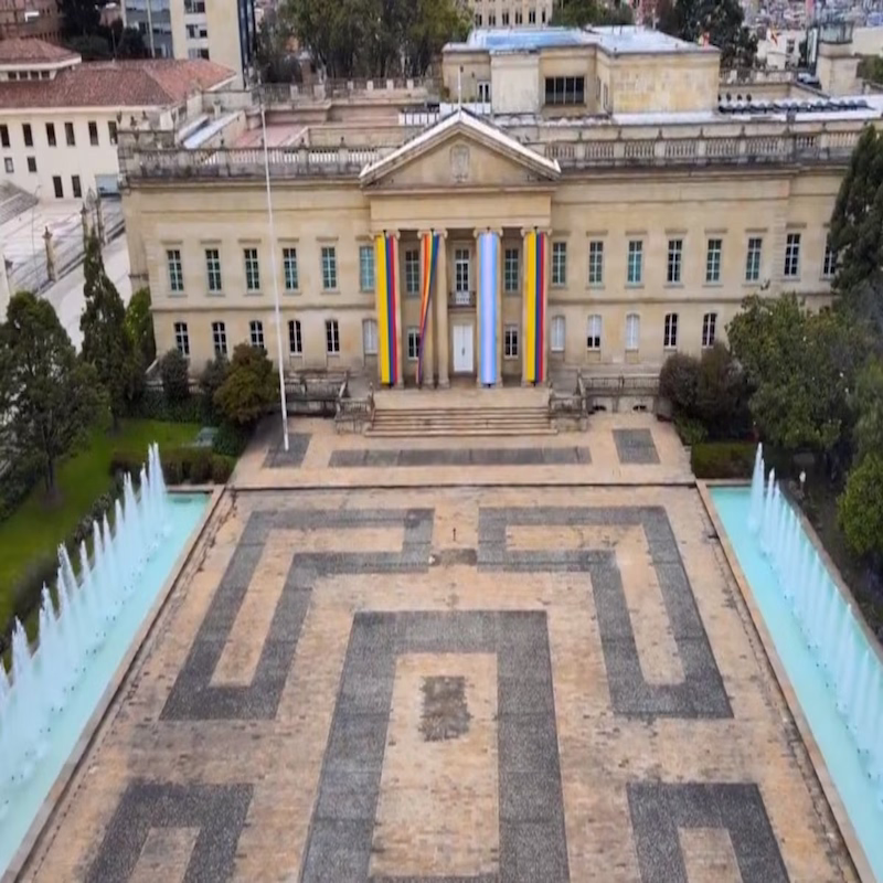 Casa de Nariño, sede del Gobierno nacional, tras la declaratoria de emergencia económica.