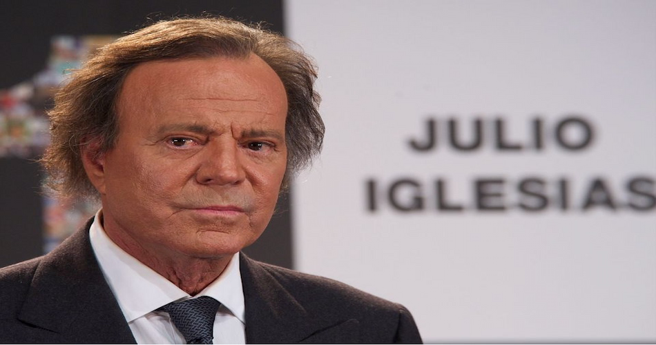 Julio Iglesias en imagen de archivo, en contexto informativo por un reportaje sobre denuncias laborales.