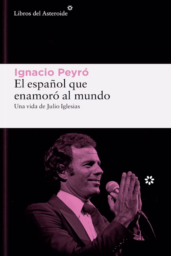 Biografía de Julio Iglesias publicada por la editorial Libros del Asteroide en contexto informativo.