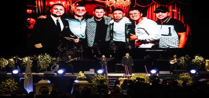 Fanáticos acompañan homenaje musical a Yeison Jiménez en Bogotá