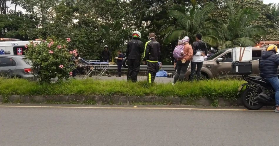 Autoridades verifican información y aclaran versiones sobre accidente de motocicleta en la vía Circasia–Armenia.