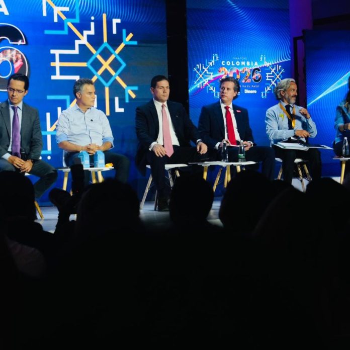 Juan Carlos Pinzón impone agenda en debate presidencial